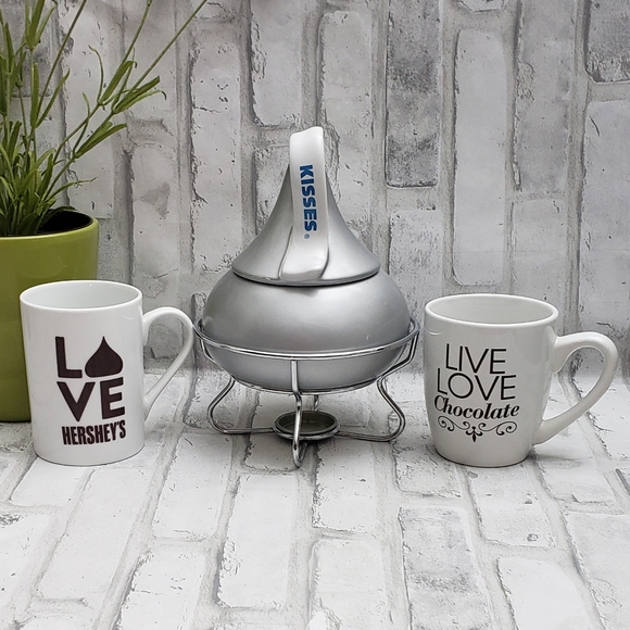 Hershey's Other - Kisses Ceramic Fondue Pot w/Hershey's Mugs